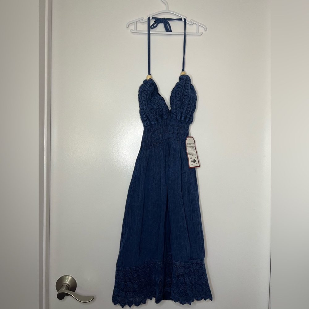 backless dress
